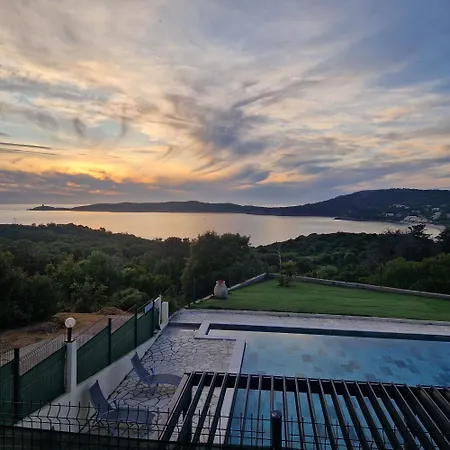 Derniere Minute- Cargese- Vue Mer-piscine-plage-clim Cargèse